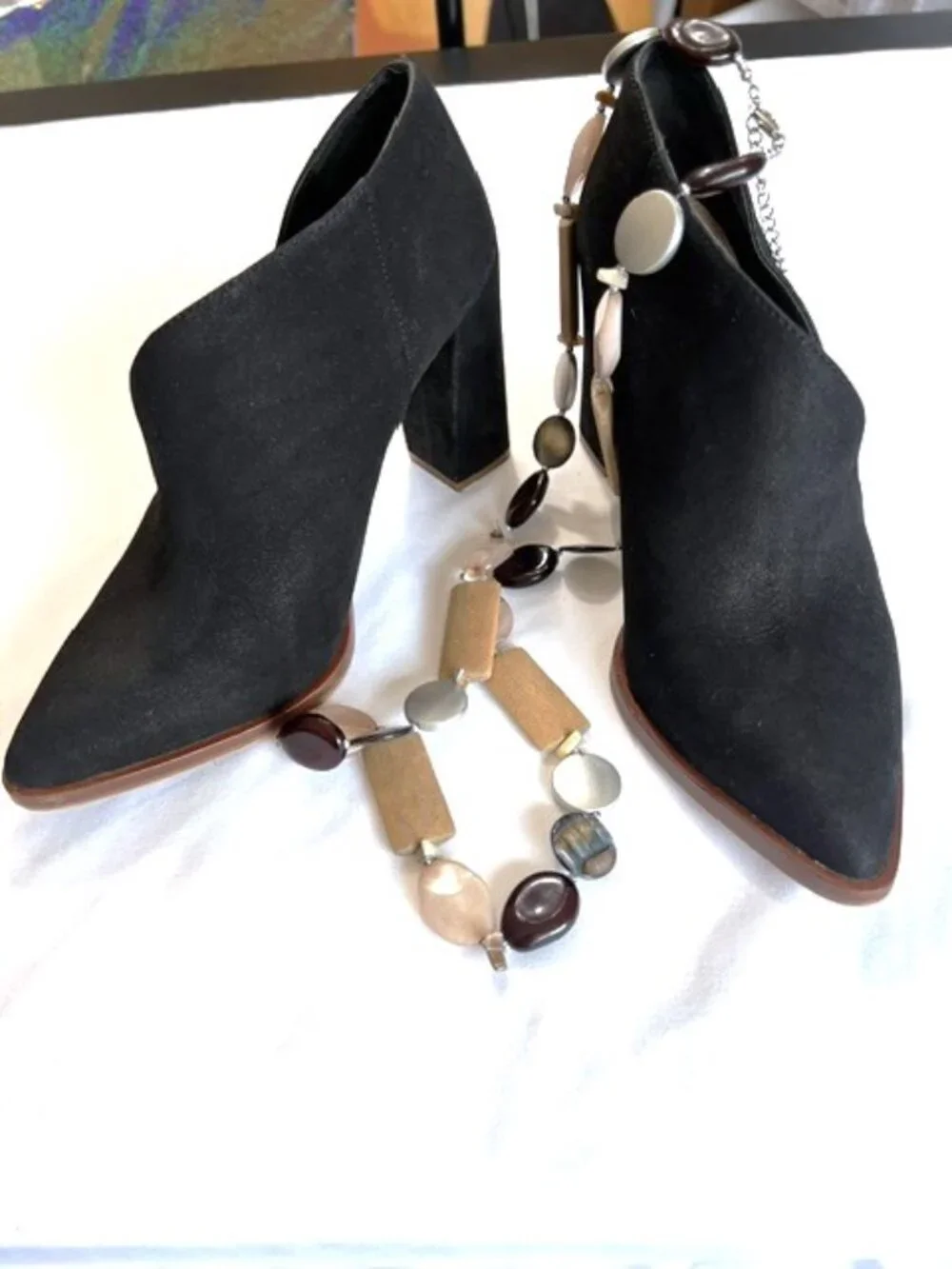 Vince Camuto Suede Cut Out High Heel Pump Sz 6.5 - Picture 3 of 13